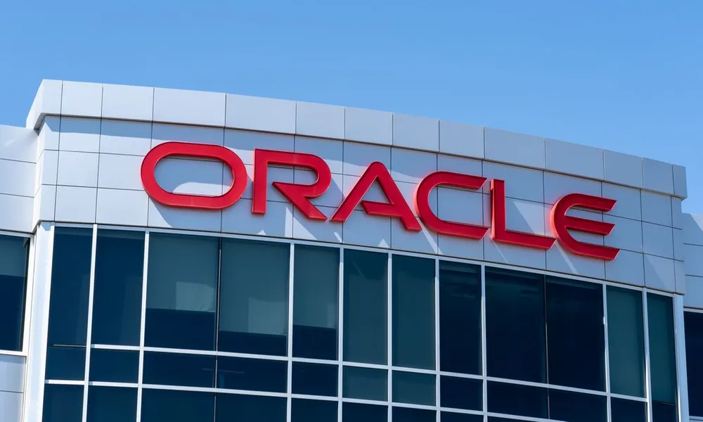 Oracle массово увольняет сотрудников - и тут же объявляет о новых инвестициях в AI-инфраструктуру